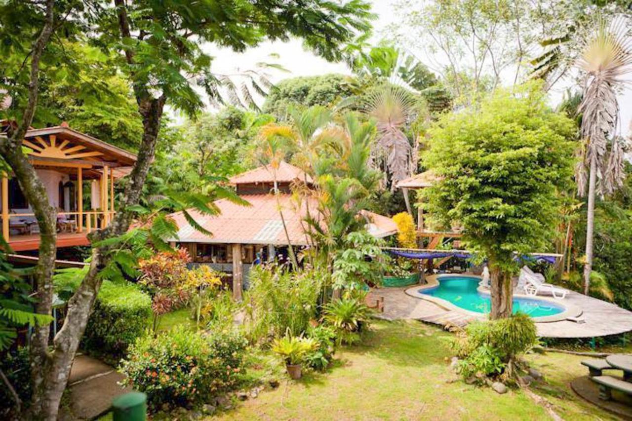 Pacific Edge Eco Lodge ドミニカル エクステリア 写真