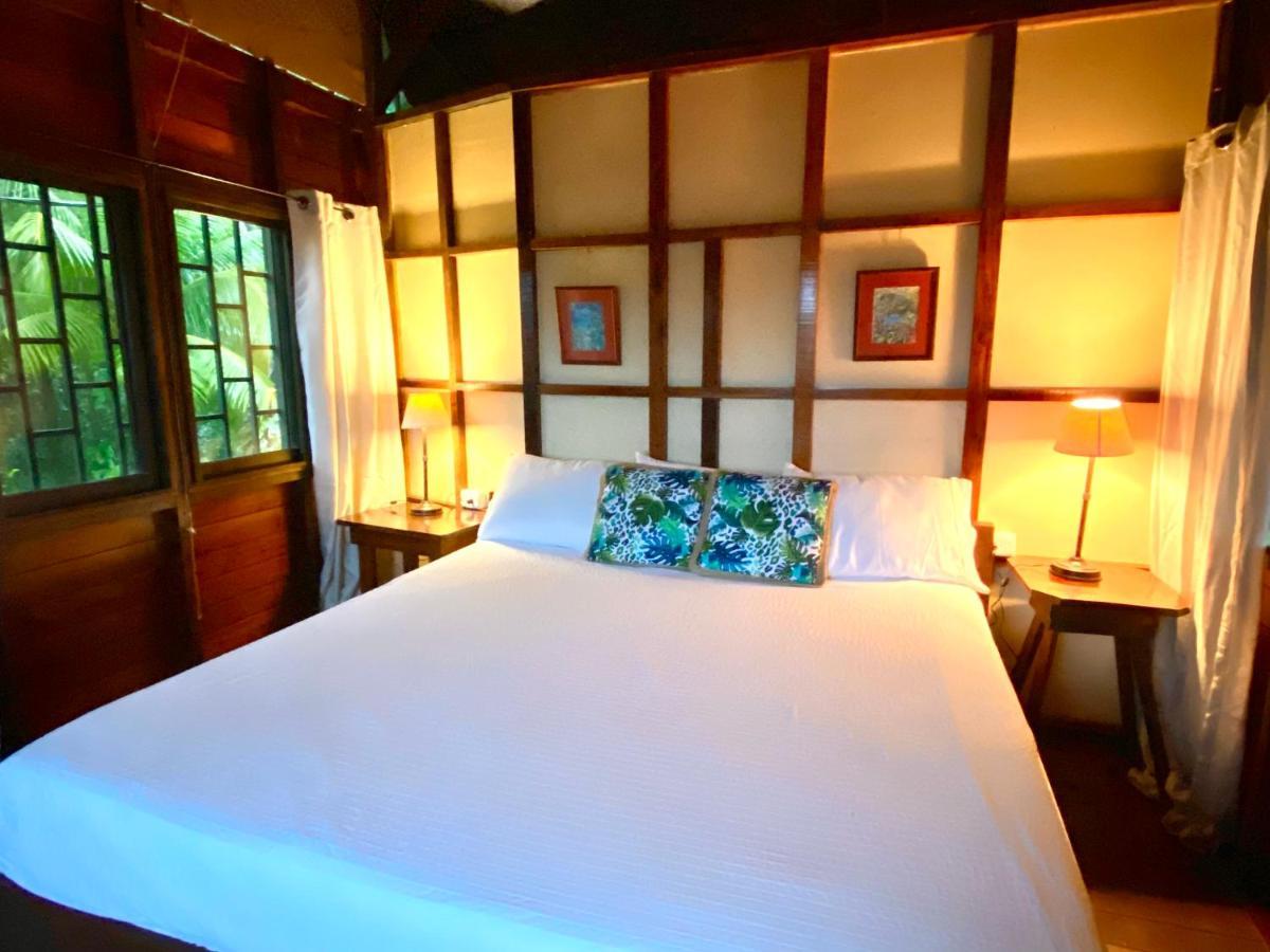 Pacific Edge Eco Lodge ドミニカル エクステリア 写真