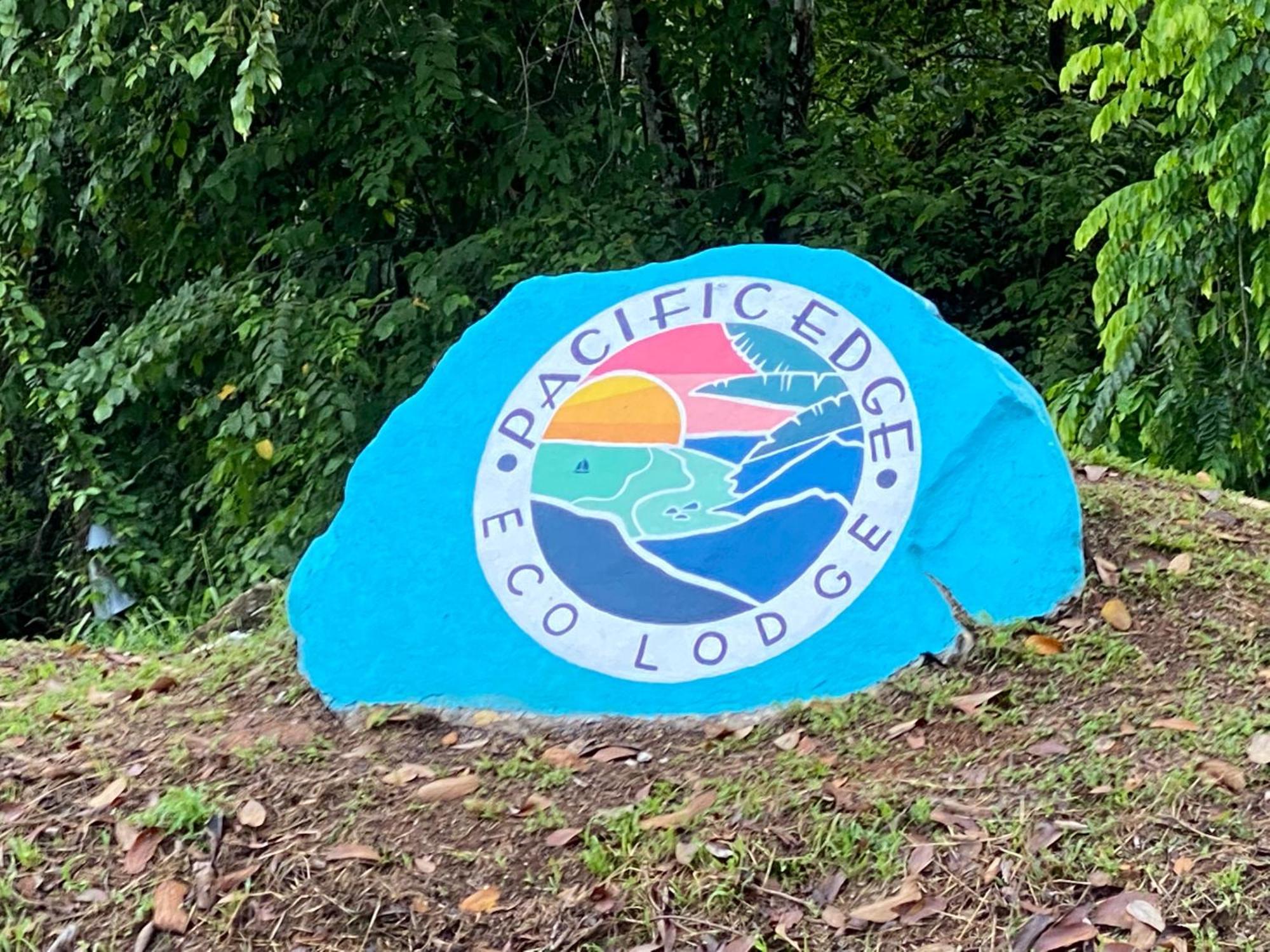 Pacific Edge Eco Lodge ドミニカル エクステリア 写真